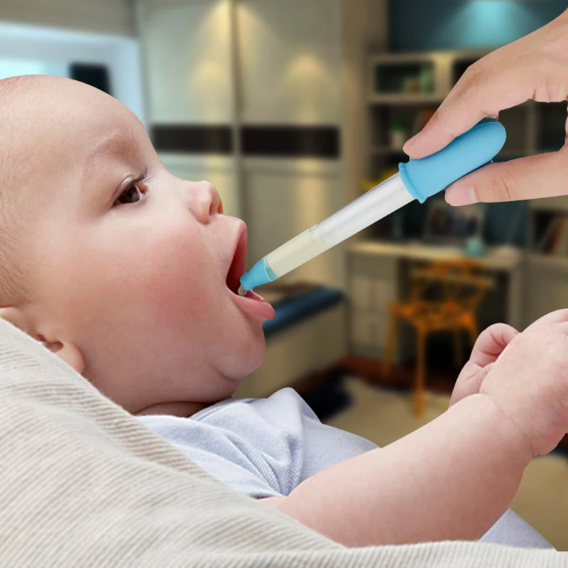 Feeding baby solids canada