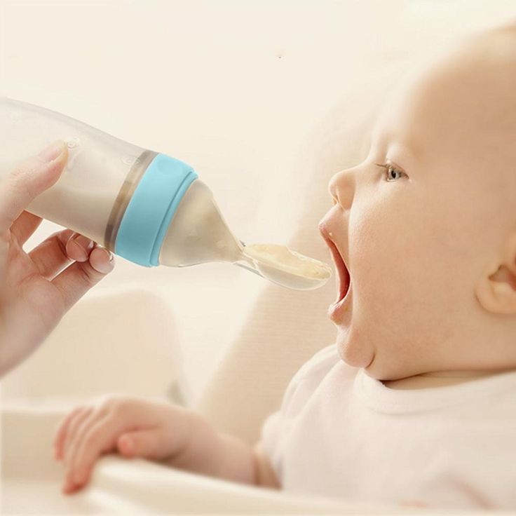 Feeding baby cereal at 6 weeks