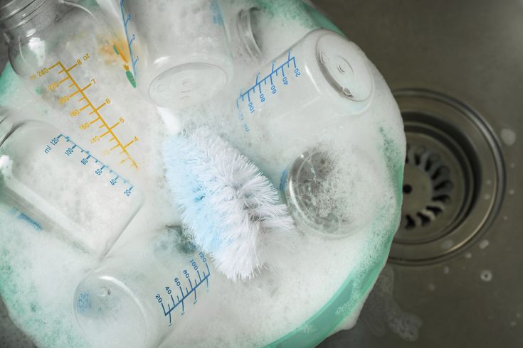 How to wash baby feeding bottles