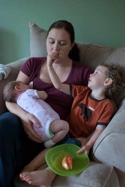 Feeding premature babies solids