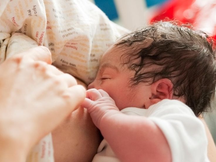 Why my newborn baby vomits after feeding