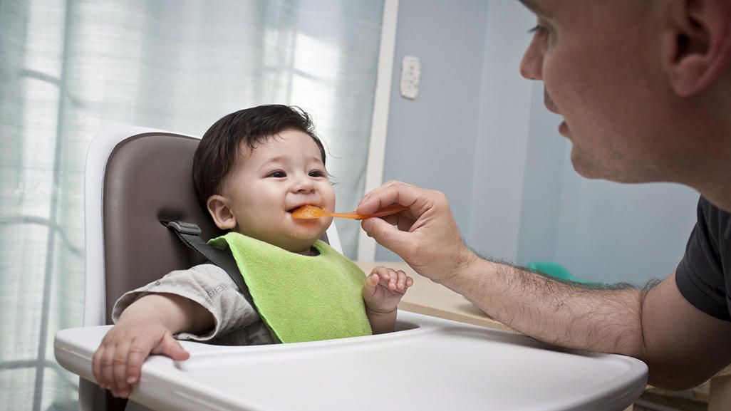 How to feed baby first foods