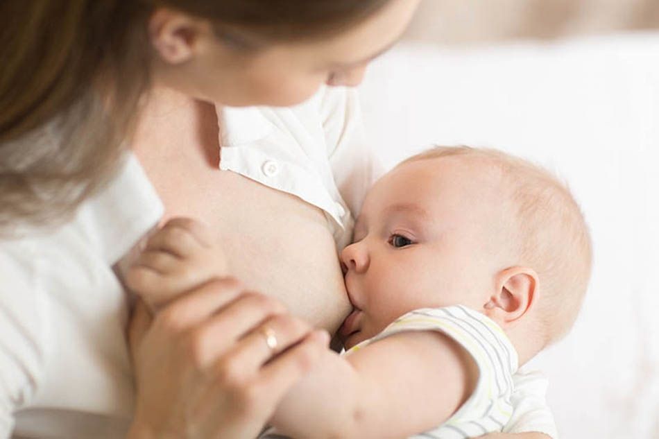 When to stop feeding baby breast milk