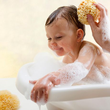 Give baby bath before or after feeding