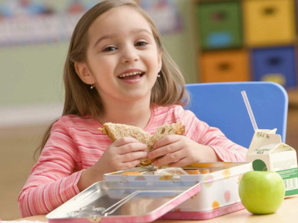 Bad baby school lunch food fight